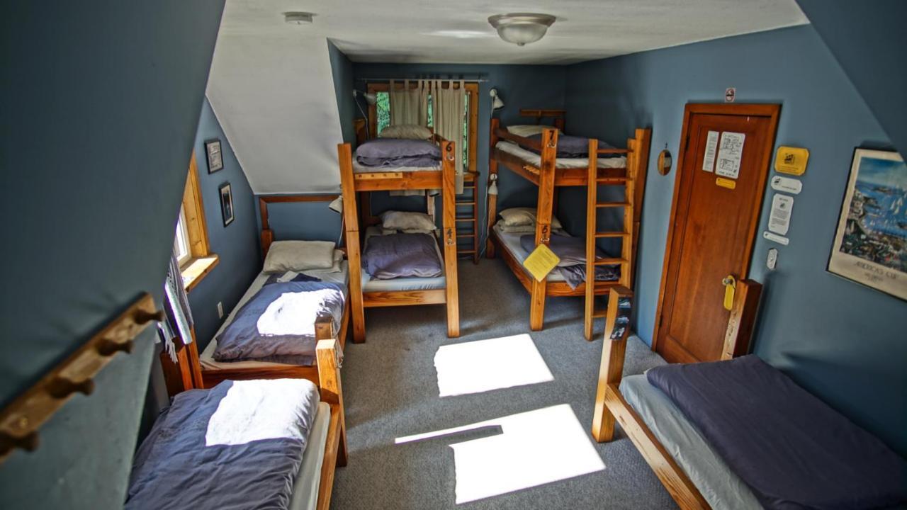 Up The Creek Backpacker'S Lodge Roberts Creek Dış mekan fotoğraf
