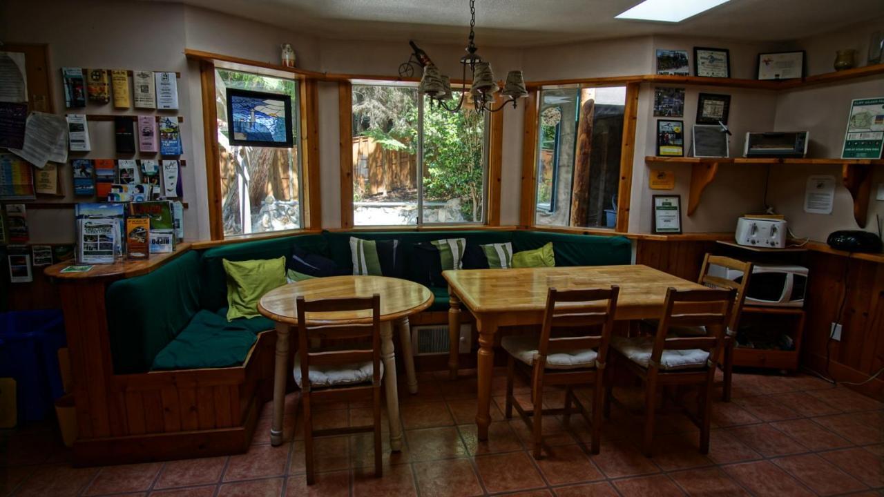 Up The Creek Backpacker'S Lodge Roberts Creek Dış mekan fotoğraf